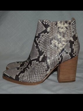 Sz 8 Marc Fisher Black Gray Alva2 Python Ankle Boots Booties